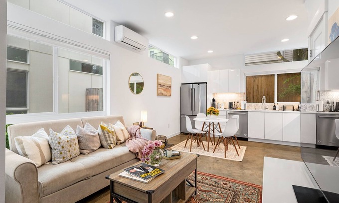 Broadway House | Perch - Capitol Luxe F | Prime Location in Cap Hill | Walk Score 96