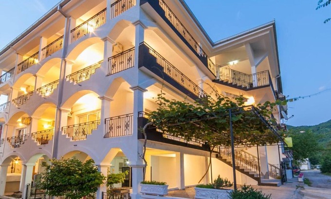 Prijevor Apartment | Perfect Budva Stay Near the Sea & Aqua Park - Comfort Triple Studio 1/1 1