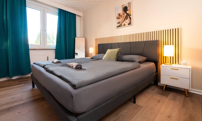 Rathaus Wattenscheid Apartment | ☆Perfect for 6 Guests | Kitchen | Netflix | Kids | Smart TV´s