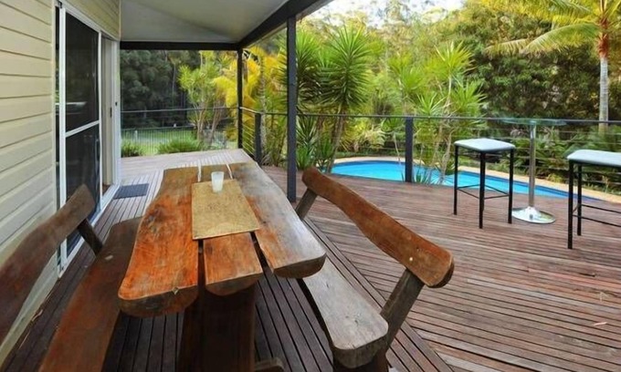 Sapphire Beach House | PERFECT FOR LARGE FAMILIES CLOSE TO BEACH AND SHOPS, ACREAGE & GAMES ROOMS