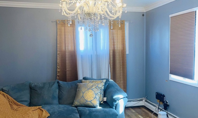 Lower Vailsburg Apartment | Perfect Getaway Home 30 minutes drive to Manhattan.