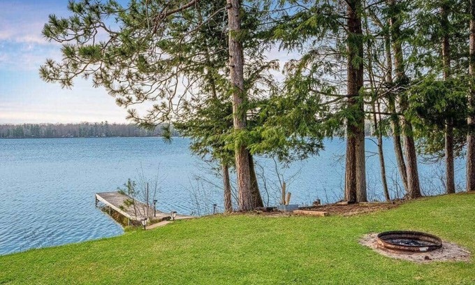 Interlochen Cabin | Perfect Lakefront Family Cabin, 2 Kayaks Included!