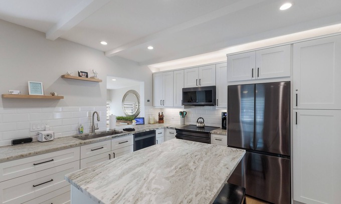 Siesta Key Village Condo | Perfect Local In Village,1 1/2 Block From #1 Beach In USA, Pool, Wifi, Sun & Fun
