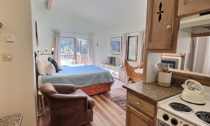 Taos Ski Valley Condo | Perfect Perch in the heart of Taos Ski Valley Reso