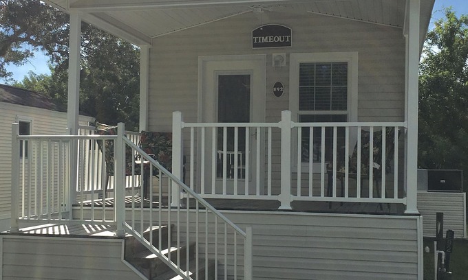 Venice House | Perfect place to call a Timeout! 3 beaches within 15 minutes! With a pool!