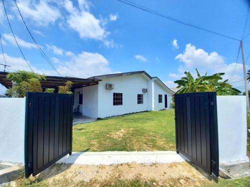 Kampung Gertak Seratus House | Perhentian Besut Homestay