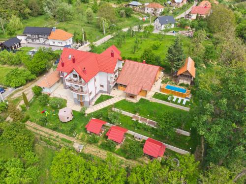 Albestii Paminteni House | Perla Argesului, Ciubar, Piscina, Lift, Evenimente private, Pensiune, Hotel Cazare Transfăgarasan Curtea de Arges