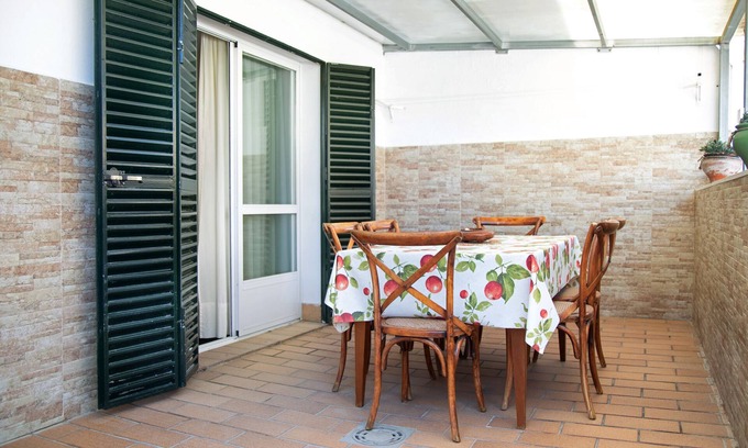 Sanlucar de Barrameda Apartment | Pet-Friendly Apartment Nao Victoria with Wi-Fi, A/C & Terraces