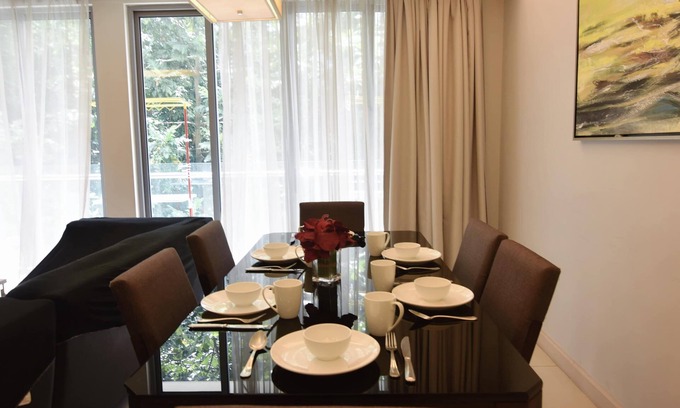 Golden Triangle Apartment | Pet Friendly, 3BR Apt KL, Bathtub & Parking