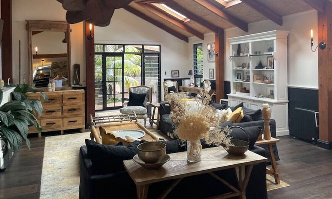 Mona Vale House | Pet Friendly, Beach-side Oasis with Swim Spa Pool