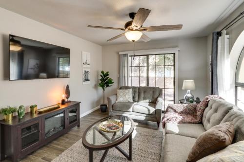 Casa Grande House | Pet-Friendly Casa Grande Townhome Screened Atrium