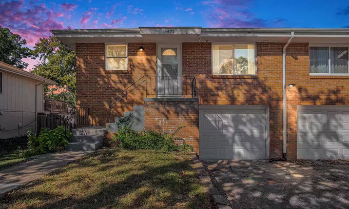 North Central Omaha House | Pet Friendly Duplex 6Ft Fence King Bed