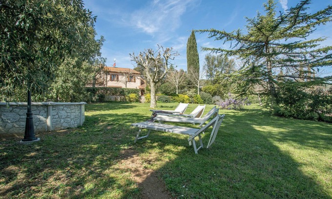 Roccastrada Villa | Pet-Friendly Finca 'Flores' with Mountain View, Shared Pool & Wi-Fi