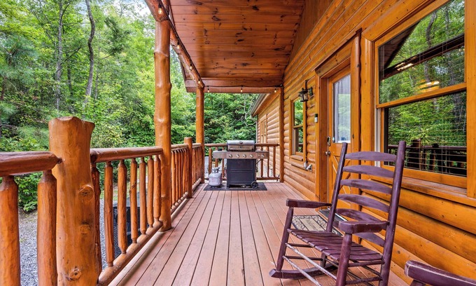 Cosby Cabin | Pet friendly, FULLY LOADED. Sleeps 20 in the Smokies