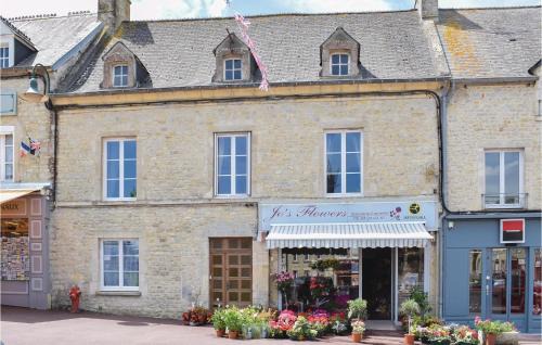 Sainte-Mere-Eglise House | Pet Friendly Home In Sainte-Mère-Eglise