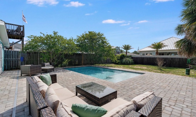 Bid-a-wee Beach House | Pet Friendly Beach Cottage - Walk to the Beach Gated Access - Fenced in Yard - Bidawee