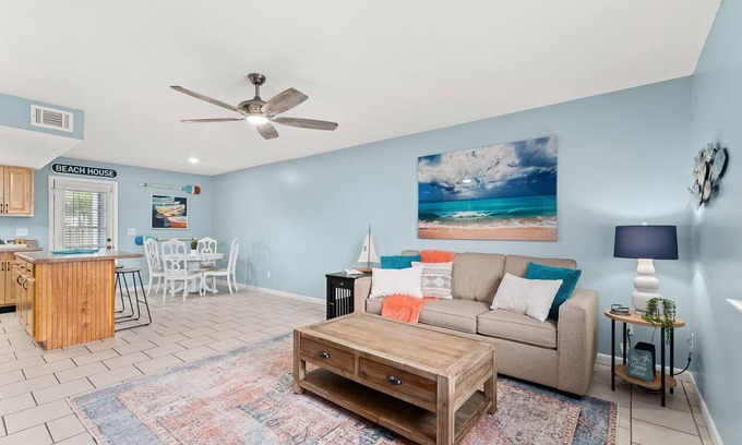Panama City Beach House | Pet Friendly condo, 3 minute walk to the beach!