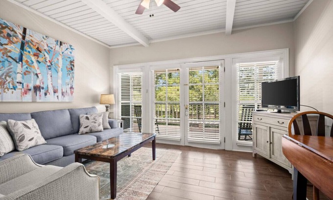 Wakefield Apartment | Pet Friendly | Secluded | Quiet | Convenient
