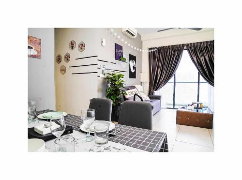 Kampung Pasir Apartment | Petalz Residence Family Suite near Mid Valley, Bukit Jalil, Sunway