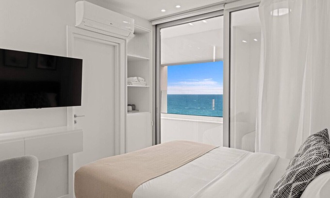 Historical Center Apartment | Phaedrus Living: Limassol Seaside Residences 03