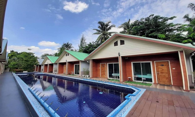 Ban Prok Hotel | Phenwaree Amphawa Resort