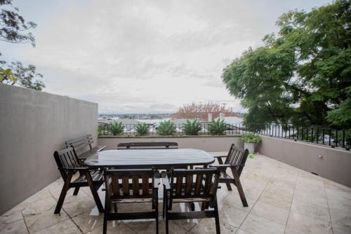 Balmain Apartment | PHOE1-3B - Harbour Haven Townhouse