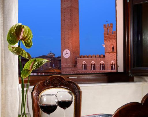 Siena Historical Center Apartment | Piazza del Campo Honeymoon Suite