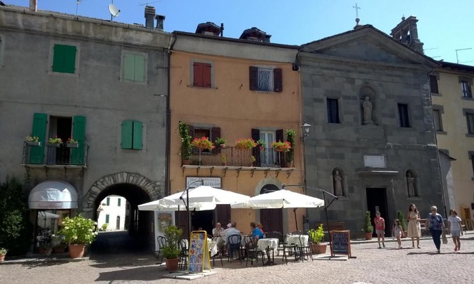 Fiumalbo Apartment | Piazza Fiumalbo citta d'arte