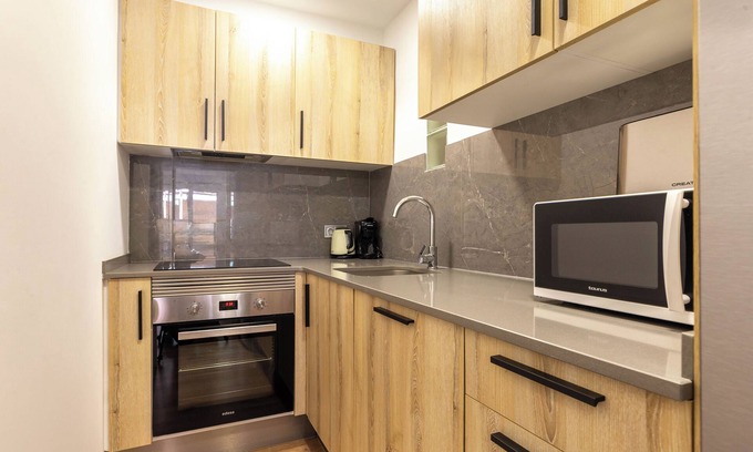 Cornella de Llobregat Apartment | Picasso Suites Cornellá