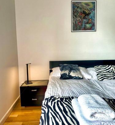 Torun Apartment | Piernikowy Apartament 52 by Rentoom