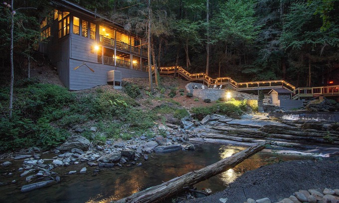 Gatlinburg - Pigeon Forge Cabin | Pigeon Forge - Rushing Falls - 3 Bedrooms - Sleeps 6