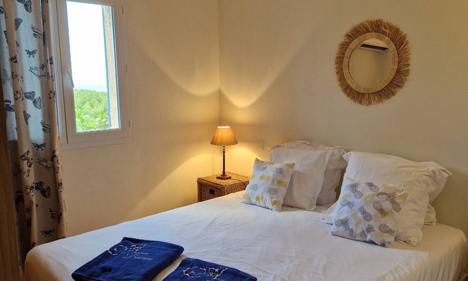 L'Ile-Rousse Apartment | Pigna, apartment in 4-star Arena Bianca villa, close to the sea, pool