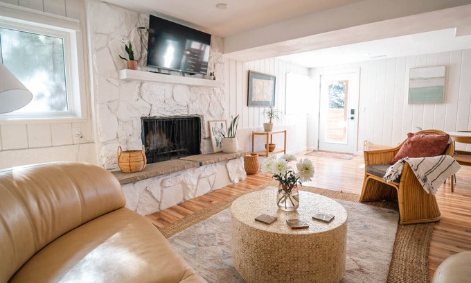 Northeast Colorado Springs Apartment | Pikes Peak Mountain View 2 Bedroom Guest Suite