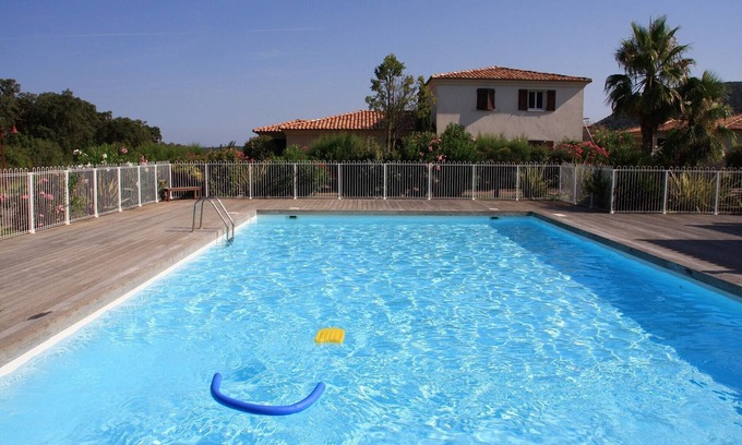 Pinarellu Apartment | Pinarello Appt standing 6/8 pers, sea view, beach 500 m and discovery of Corsican wines