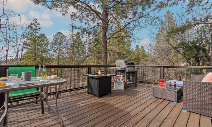 Switzer Mesa House | Pine Cliff