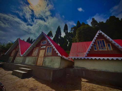Darjeeling House | Pines and Beyond cottage