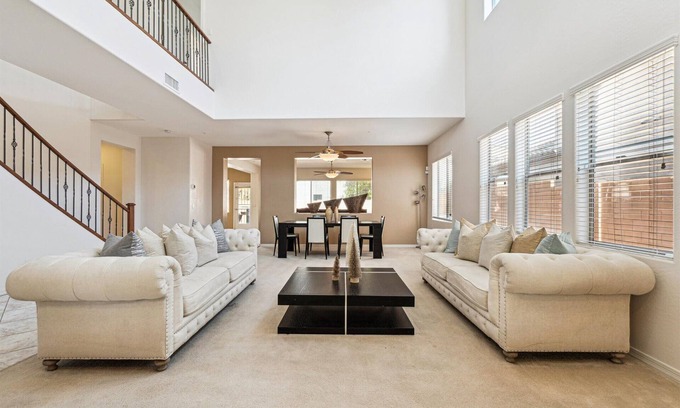 Cibola Vista House | Pinnacle Breeze-Private Backyard-Mins to Six Flags