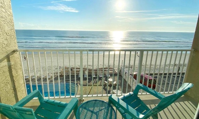 Daytona Beach Shores Hotel | Pirates Cove Resort Studios!