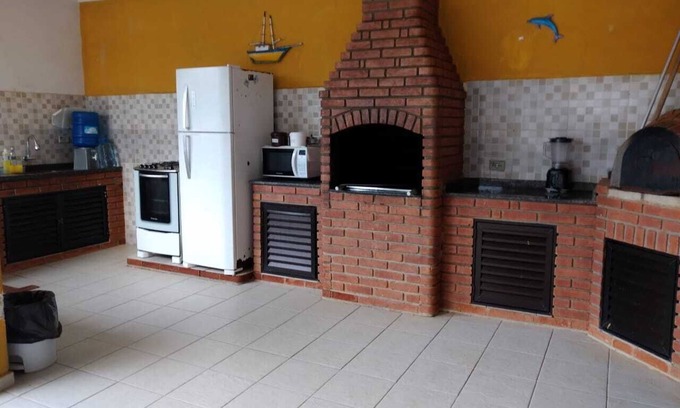 Itanhaem House | Piscina 6 QUARTO 300mPRAIA CHURRASQUEIRA