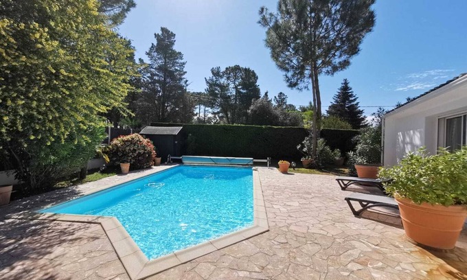 Saint-Jean-de-Monts Bed & Breakfast | PISCINE ET SPA ENTRE MER ET PINS
