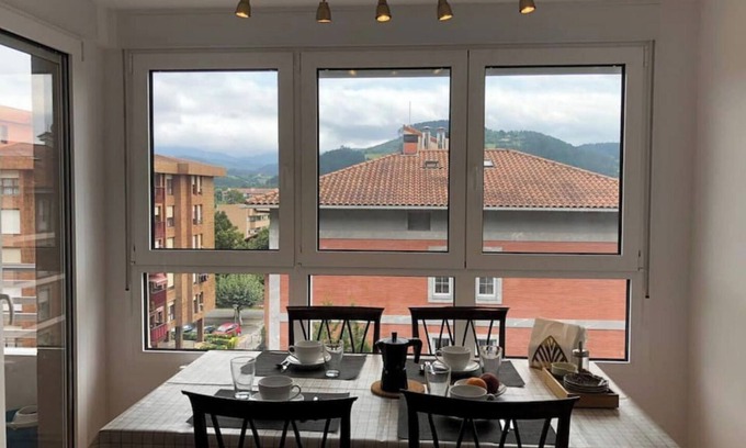 Zubiate Condo | Piso Céntrico y Tranquilo en Gernika