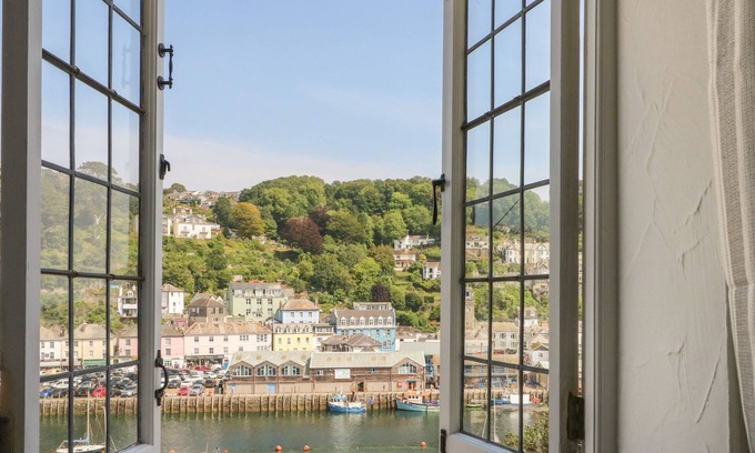 West Looe Cottage | PIXIE COTTAGE, pet friendly, character holiday cottage in Looe