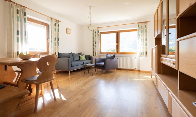 Castelbello-Ciardes Apartment | Pixnerhof - Ferienwohnung Golden