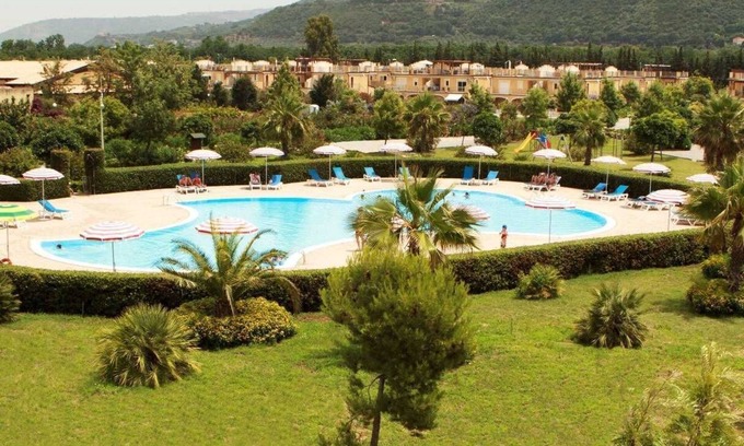 Pizzo Apartment | Pizzo Beach Club 1F - Family Friendly Beach Home