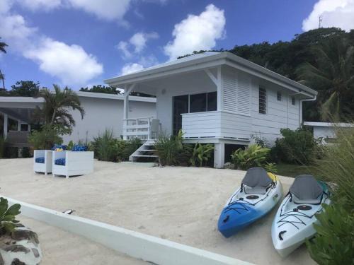 Teahupoo Ski Chalet | Pkbleucoco