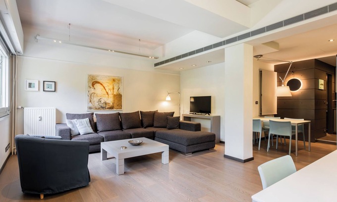 Athens City Centre Apartment | Plaka: Stylish Flat Overlooking Cathedral Sq. CM1