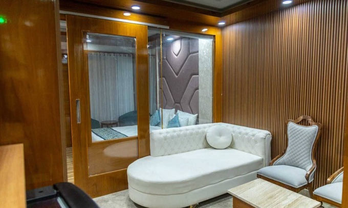 DLF Phase 3 Apartment | Platinum Service Apartment DLF Phase 3