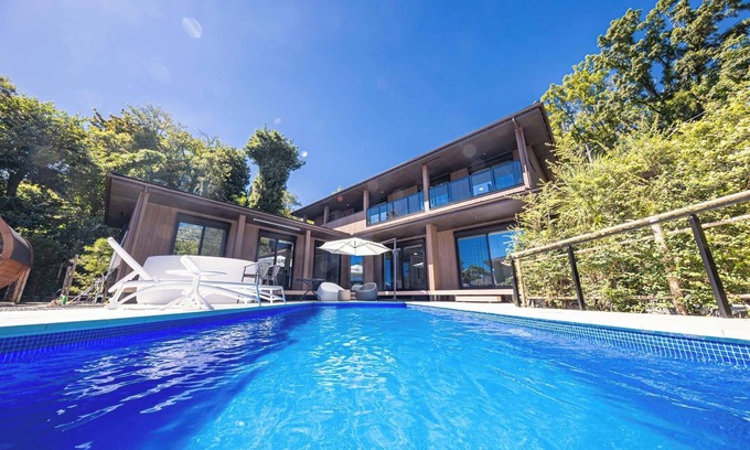 Yawatano House | Play in the pool spend time in the pool live in /Ito Shizuoka