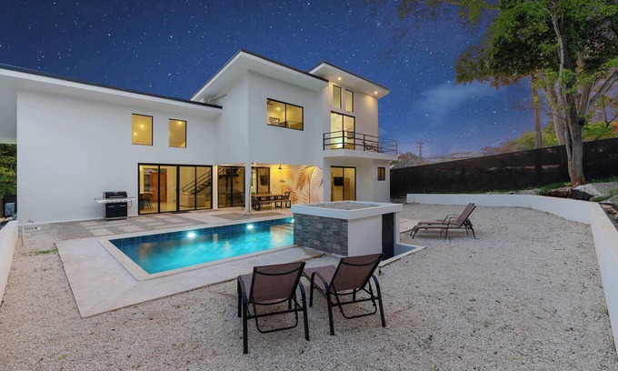 Playa Grande Villa | Playa Grande Oasis | Walk to the Beach | Sleeps 10