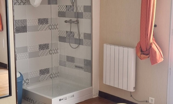Centre Historique Apartment | Pleasant duplex with enclosed motorcycle parking
